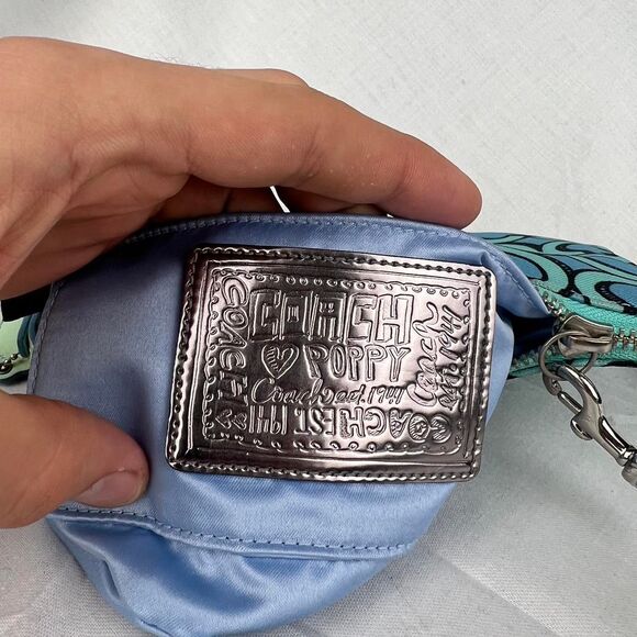Coach Poppy 3D Art Blue & Teal Wristlet with zipper closure and wrist strap - Picture 6 of 6